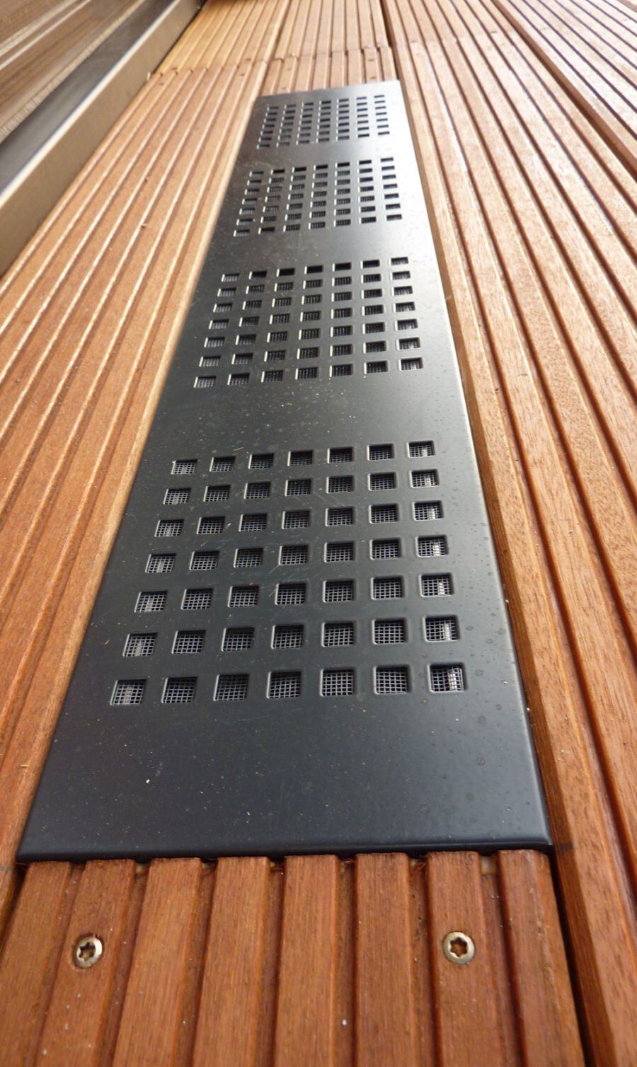 Lichtschachtabdeckung mit Pulverbeschichtung